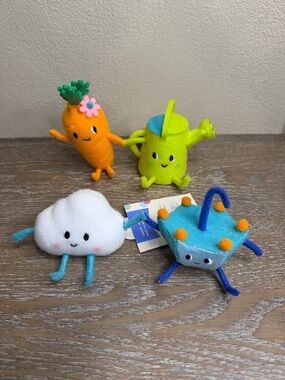 Carrot and Watering Can Duo & Cloud and Umbrella Duo Felt Figural - Spritz